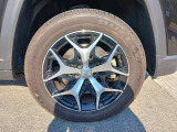 全国へのご納車承ります。遠方でもご安心してお任せください。遠方のお客様はご自宅までご納車致します。車両画像をEメールなどで送ることも可能です。是非一度お問い合わせ下さいませ。ジープ静岡054-655-1980