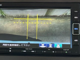 カラービジョンとガイド線で見やすい視点切替式のバックモニター。