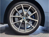 アウトバーンでの走行を見据えたBMWのブレーキシステムはもしもの時にもいち早くマシンを停止してくれます。