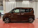 【スマートアシスト搭載車】 衝突回避支援ブレーキ機能(対車両・歩行者)、衝突警報機能(対車両・対歩行者)、誤発信抑制制御機能などの機能で安全な運転をサポートします。