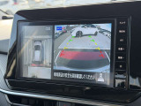 [アラウンドビューモニター]車両を上から見たようなカメラで周りの障害物などが一目瞭然!駐車が苦手な方でも、らくらく駐車♪