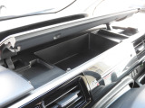 ★インパネアッパーボックス★運転席側ダッシュボードにも収納ボックスがあります!ほしい場所にちょうど良い収納を備えています!