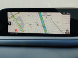 マツダコネクトの8.8インチワイドセンターディスプレイです。『Android Auto』『Apple CarPlay』や独自のコネクテッドサービスに対応したインターフェイスシステムです。