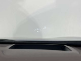 ヘッドアップディスプレイ付きなので、目線を下げずに確認できます。