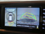 バックガイドモニターで、後方を確認しながら安心して駐車することができます。運転初心者も熟練者も必須の機能ですよ!