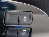 滑りやすい路面等で走行安定性を確保する、S-VSC(ステアリング協調車両安定性制御システム)が装備されています。