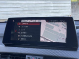 【純正ナビゲーション】BMWのナビゲーションは操作性も良く、詳細な地図情報と交通状況を見やすく表示し、快適なドライビングをサポートしながら目的地までナビゲートします。