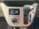 納車前には12ヶ月点検相当の点検と消耗品の交換をダイハツの整備士がしっかり整備してお渡しします。また、納車後には無料の1ヶ月点検がございます。