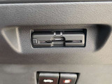 【運転席右下】ETC 下には給油口・ボンネットオープナー