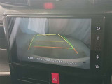 駐車が苦手な方でも安心のバックガイドモニター搭載。 後方の映像をクリアに表示し、ガイドラインで車庫入れや縦列駐車をしっかりサポート。毎日の運転がぐっとラクになります。