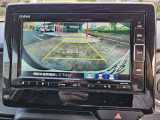 バックカメラで運転をサポートします。
