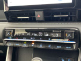 オートエアコンは温度を設定するだけで、自動で風量などを設定してくれます。運転しながら操作も必要ないので、安全性も向上します。