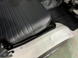 痛みの出やすい運転席シートの角、フロアマット、座面、ともに良好です