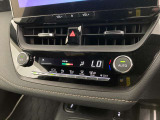 オートエアコンは温度を設定するだけで、自動で風量などを設定してくれます。運転しながら操作も必要ないので、安全性も向上します。