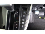 『EVモード』はモーターのみで走行しガソリンを消費しないハイブリッド車ならではの環境にも優しい走行です