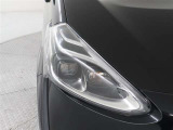 LEDヘッドライトです。デザイン性がよくとても明るいので、夜間の走行や悪天候でも安心です。しかも長寿命!