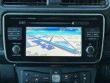 リーフ専用NissanConnectナビは充電スポットの自動更新や、Bluetooth対応//DVD再生/CD録音などの充実したAV機能、さらにさまざまなスマホアプリと連動、Apple CarPlayにも対応しています。
