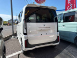 ☆お車についた傷やヘコミ、事故の修理もハヤシにお任せください。自社鈑金工場で修理ができますの安心です☆
