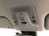 プリウスPHVはDCM(専用車載器)を標準装備したコネクティッドカー!通信機能を利用したサービスが利用可能です。無料利用期間は2027/11/30まで。機能の詳細は展示店舗までお尋ねください。