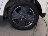 アルミホイールです。足元が引き立つので、車全体のイメージがアップしますよ!