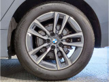 中古車のため、若干の小傷等がついてしまったホイールも御座います。修理も可能で御座いますので、気になる方はお気軽にお申し付けくださいませ。