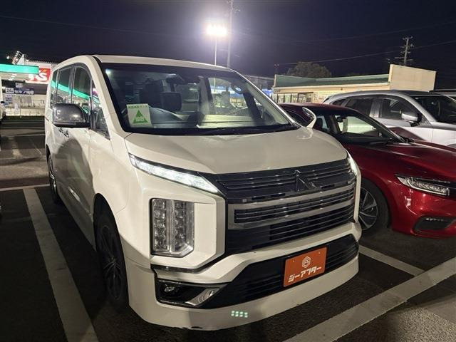 デリカD:5 アーバンギア 2.2 G  4WD 禁煙車 社外9インチナビ フルセグTV