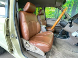運転席シート廻りは使用感も少なく、良好な状態となっています。丁寧に使われていたことがよくわかりますね。