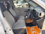 毎日過ごす運転席は要チェック。シートのへたり・擦れ、視界のイメージまで伝わる重要ポイント。