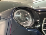 LEDヘッドライトは、点灯の瞬間から最大光量を発揮し、突然暗くなるトンネルなどでの安定感を高めます。