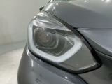 LEDヘッドライトは、点灯の瞬間から最大光量を発揮し、突然暗くなるトンネルなどでの安定感を高めます。