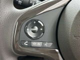 ステアリングスイッチ搭載!ハンドルから手を離さなくても、手元のスイッチで音量調節などが出来ます。運転席に視線をそらさなくても操作が出来て安全です!