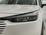 LEDヘッドライトは、点灯の瞬間から最大光量を発揮し、突然暗くなるトンネルなどでの安定感を高めます。
