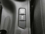 トラクションコントロール装備です。すべりやすい路面での発進時や加速時にタイヤの空転を抑え、駆動力確保に貢献する機能です。詳細は販売店スタッフまでおたずねください。