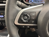 ステアリングにオーディオ操作スイッチが付いています。オーディオ画面に直接タッチしなくても操作が出来ますので、運転に集中できます。