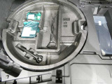 スペアタイヤレス車です。応急セットを搭載しております。