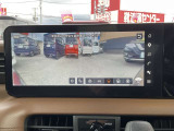 フロントワイドビューは、見通しの悪い交差点などを広角映像で映し出して安全確認することができ、安心して運転することができます!