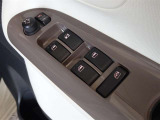 電動格納式ドアミラー・パワーウインドウを装備しています。