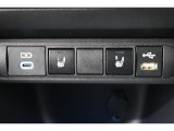 運転席と助手席には寒い日の肩や腰、冷えやすい下肢を温めてくれるシートヒーターが付いております!