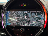 ●純正ナビ:一体感のあるナビは、高級感ある車内を演出してくれます。オーディオ機能も充実しておりますので、運転もより楽しめます♪
