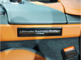 スタイリッシュに研ぎ澄まされたリアビュー。LEDライトがより引き締まったスタイルを実現。急ブレーキ時にはハザードランプ自動点灯し後続車への注意を促します。