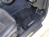 フロアマットもしっかりクリーニングしております。