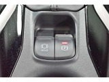 電動パーキングブレーキを搭載。スイッチ操作でパーキングブレーキを作動・解除することが可能です。