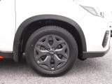 アイサイト装着車は、アイサイトのプロであるディーラーメカニックが専用機器を用いて徹底的に診断します。先進技術を注がれた故障診断機器でおクルマの状態を迅速・正確に解析しメンテナンスを行います。