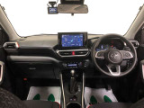 5ナンバーサイズで全長4m未満のコンパクトカーでありながら、室内は驚きの広さ!