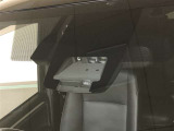 《Toyota Safety Sense C》レーザーレーダーと単眼カメラを併用した「2種類の目」で、先行車を認識し、事故の回避や衝突被害軽減を支援します。