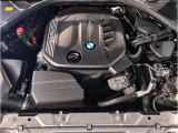 【BMWエンジン】革新的なガソリン・エンジン・テクノロジーによる高性能かつ高効率。レスポンスの良いパワーを発揮。常にスムーズな吸気を実現しアクセル開度にダイレクトに反応しドライビングを楽しく演出。