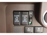 両側のスライドドアはボタン操作で運転席から開けることが出来ます 安全の為パワースライドをOFFにすることで小さいお子様を載せるとき安心ですね!