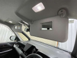 運転席・助手席にはバニティミラー付き♪身だしなみチェックできますよ(^^♪
