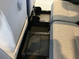 安全安心な走行のために、納車前には小さなクルマを知り尽くしたエキスパートが基本性能に関わる機能や状態を徹底的に点検しています。