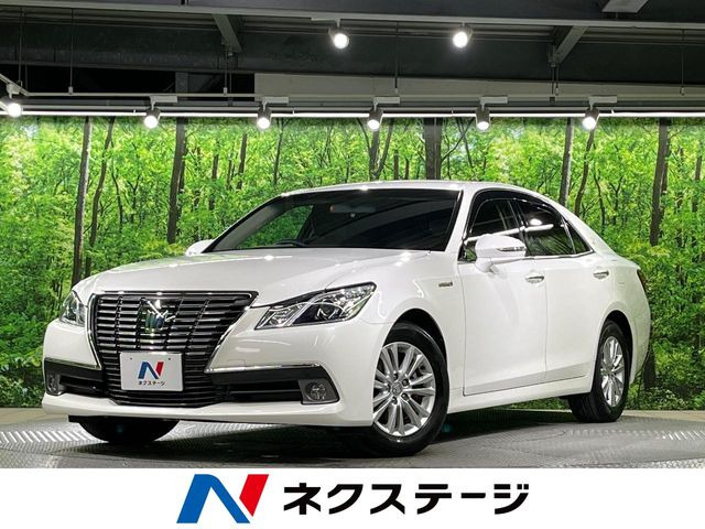 クラウン ハイブリッド 2.5 ロイヤルサルーン